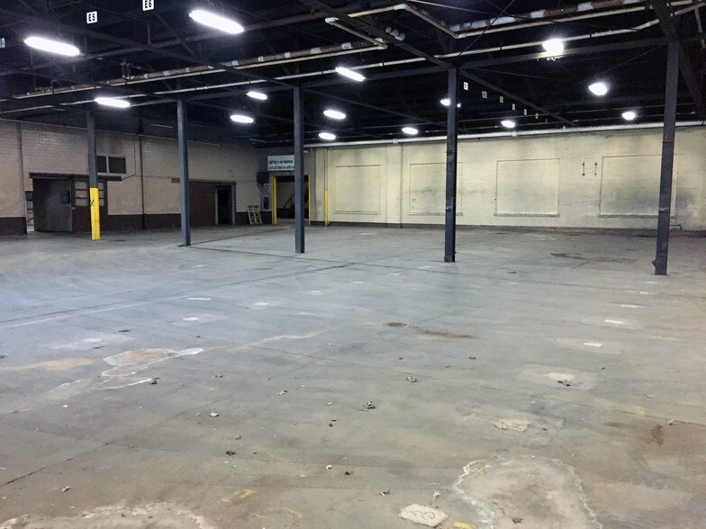 More Photos Of 403 N Main St, Niles Manufacturing For Sale