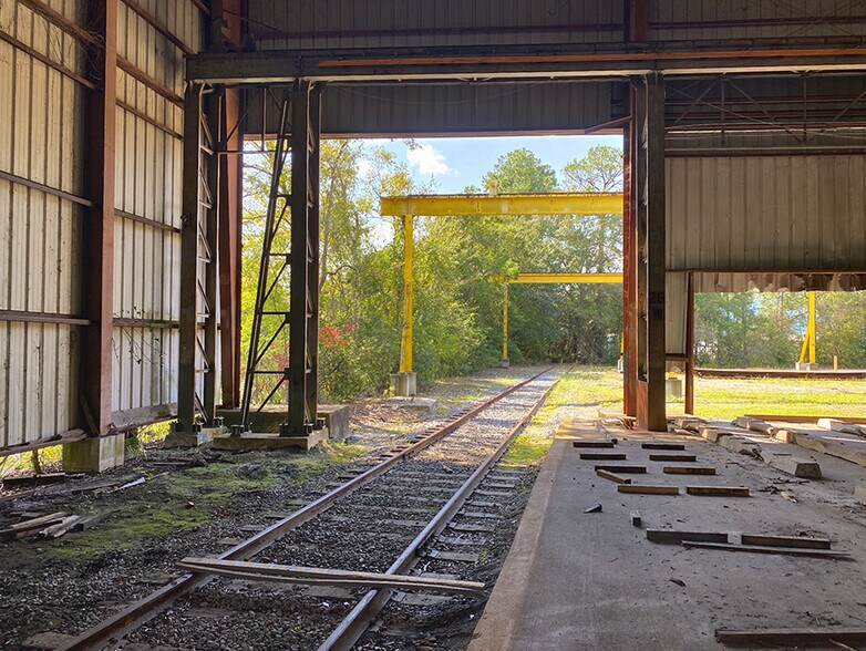 More Photos Of 5051 Cleveland St, Jacksonville Manufacturing For Sale