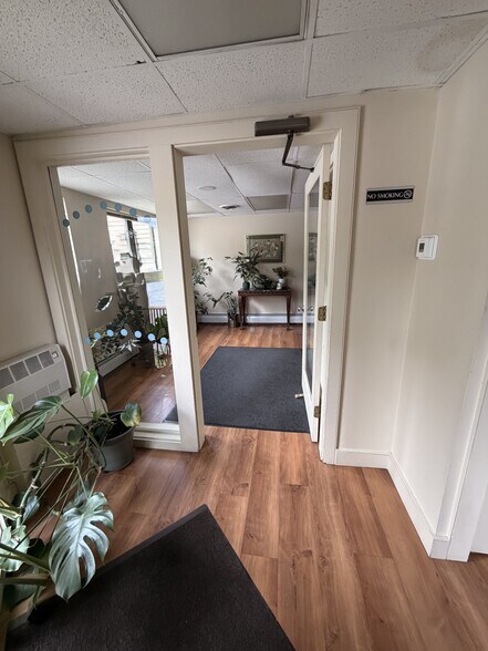 More Photos Of 129 Lincoln Ave, Manchester Center Office Residential For Lease
