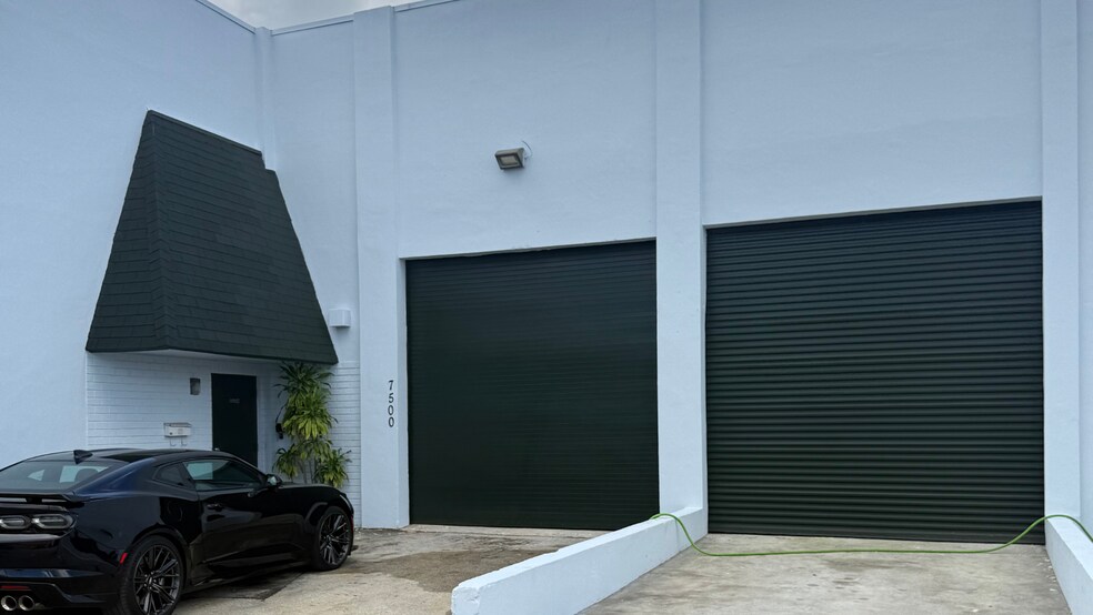 More Photos Of 7460-7580 NW 82nd St, Medley Warehouse For Lease