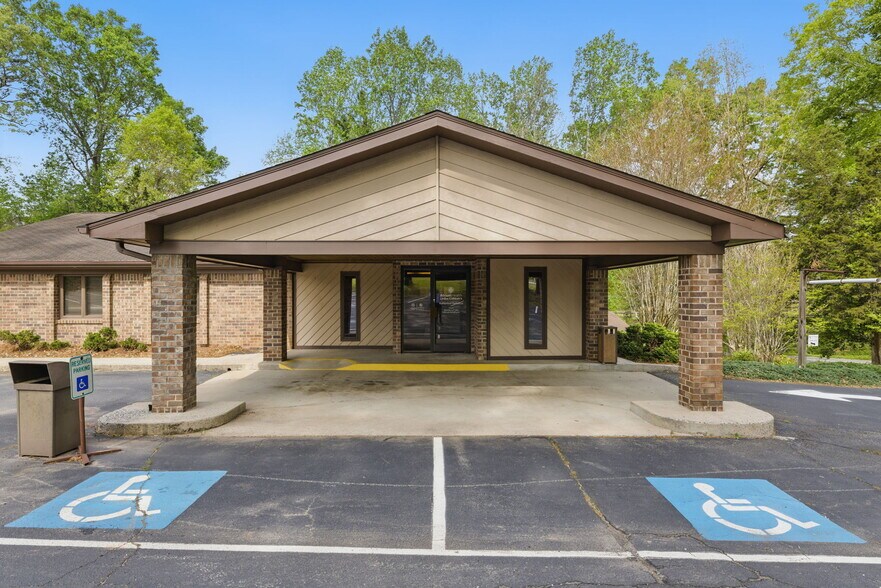 More Photos Of 141 Tryon Rd, Rutherfordton Healthcare For Lease