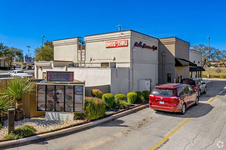 More Photos Of 11309-11323 Bandera Rd, San Antonio Unknown For Lease