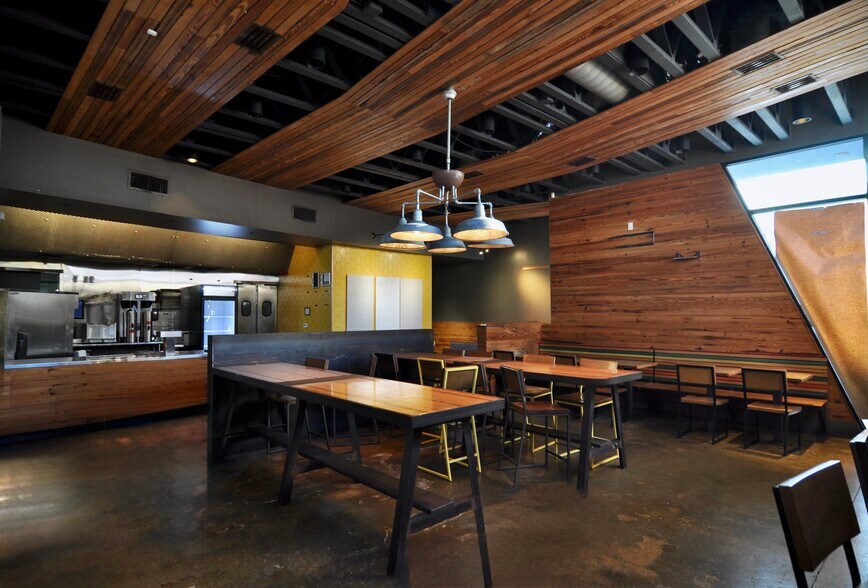More Photos Of 2129 E 7th St, Austin Restaurant For Sale