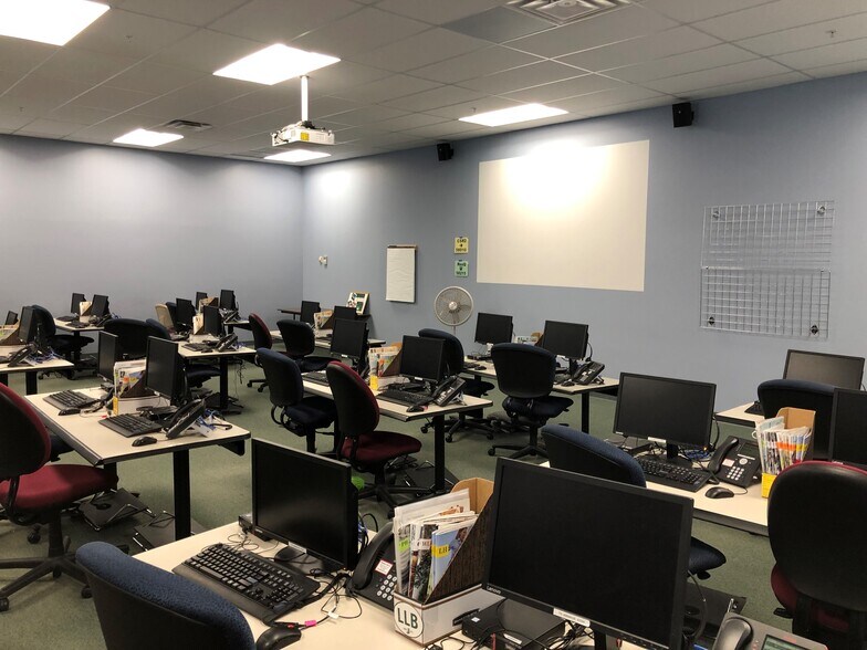 More Photos Of 184 Main St, Lewiston Medical For Lease