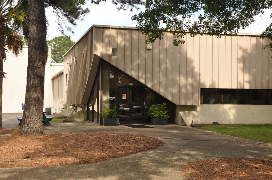 Primary Photo Of 917 Commerce Cir, Hanahan Warehouse For Lease
