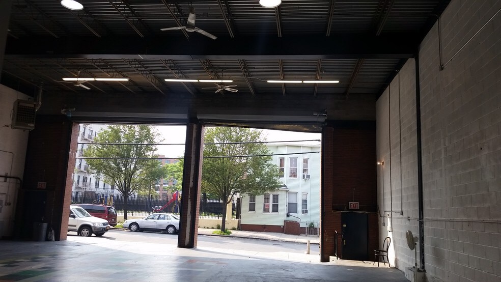 More Photos Of 518 Timpson Pl, Bronx Warehouse For Lease