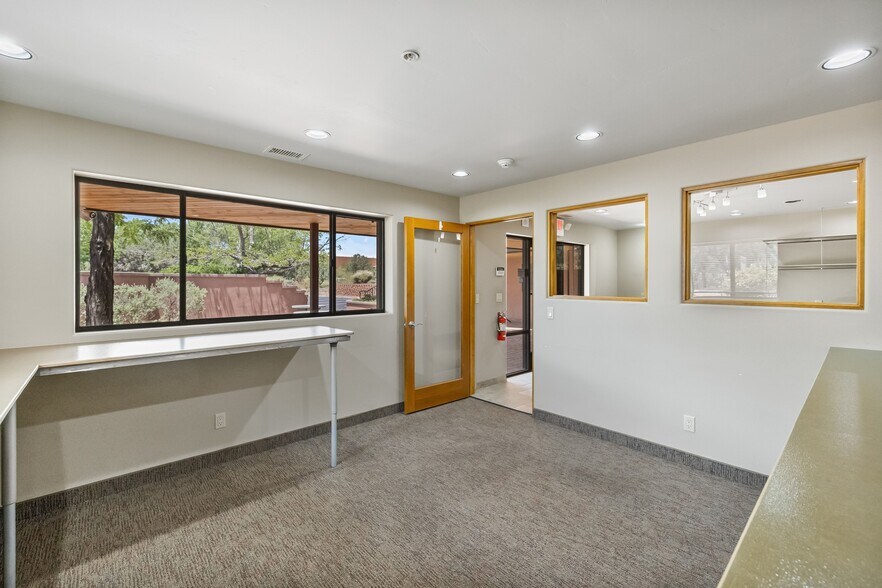 More Photos Of 75 Kallof Pl, Sedona Loft Creative Space For Lease