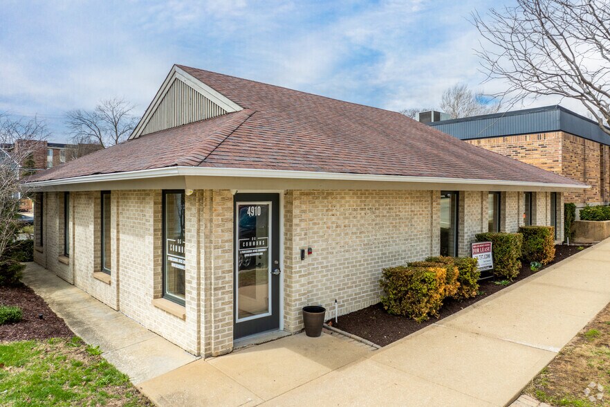 Primary Photo Of 4910 Main St, Downers Grove Office For Lease