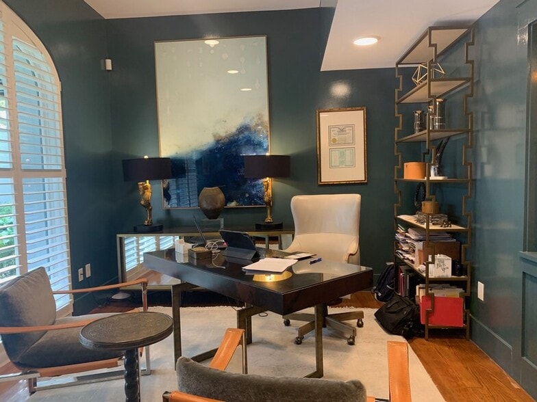 More Photos Of 570 E York St, Savannah Office For Sale