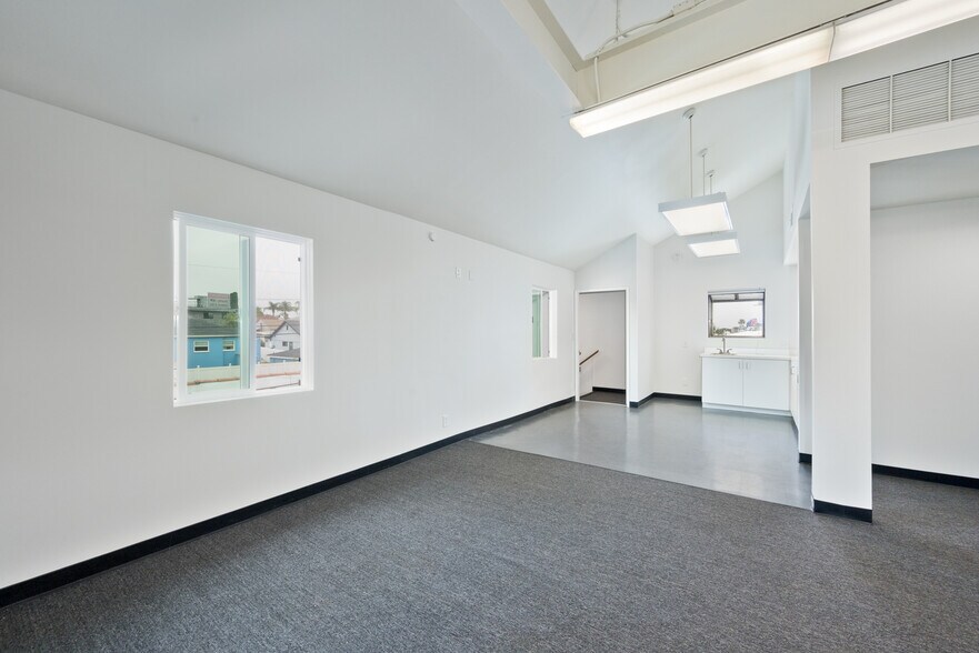 More Photos Of 8407 Lincoln Blvd, Los Angeles Storefront Retail Office For Lease