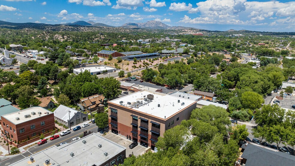More Photos Of 325 W Gurley St, Prescott Office For Sale