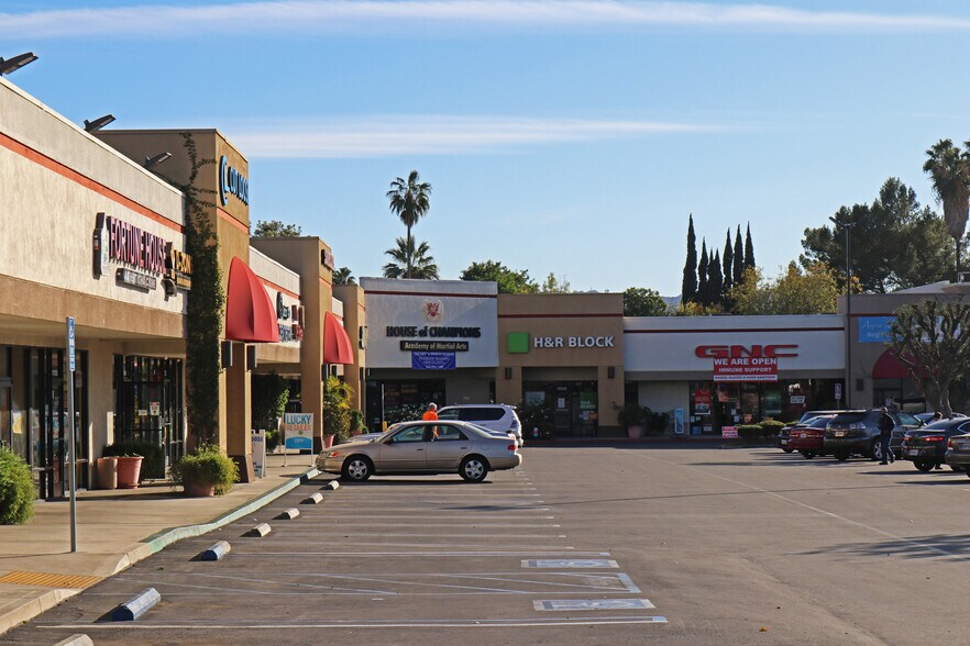 More Photos Of 17200-17288 Saticoy St, Van Nuys Unknown For Lease