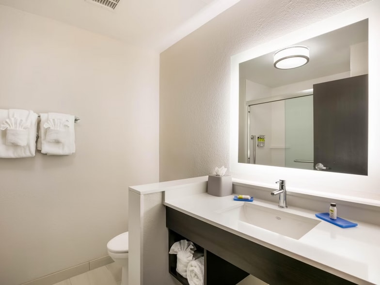 More Photos Of 10573 Brightman Blvd, Jacksonville Hotel For Sale