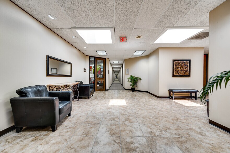 More Photos Of 4305 N Garfield St, Midland Medical For Lease