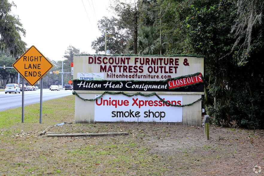 More Photos Of 1504 Fording Island Rd, Bluffton Freestanding For Lease