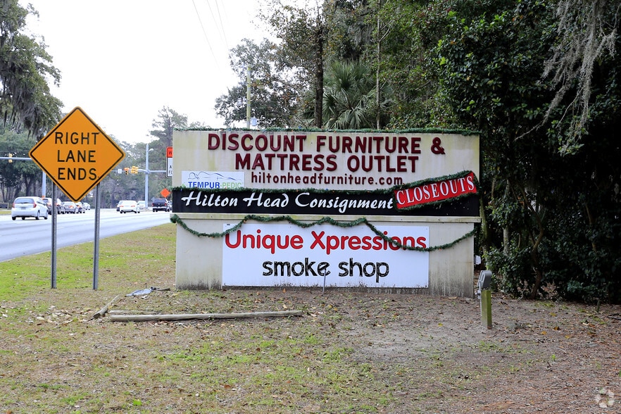 More Photos Of 1504 Fording Island Rd, Bluffton Freestanding For Lease