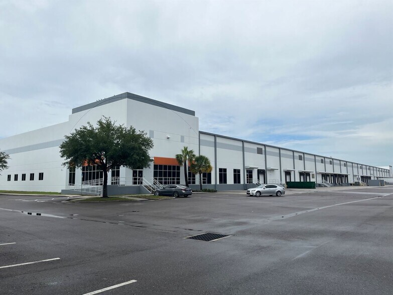 More Photos Of 4531-4561 Madison Industrial Ln, Tampa Warehouse For Lease