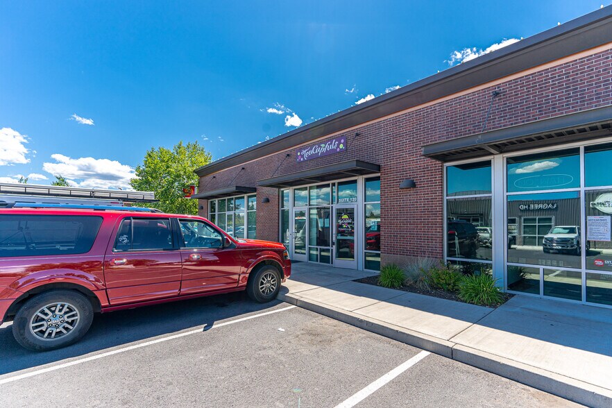 More Photos Of 1500 NE Cushing Dr, Bend Restaurant For Lease