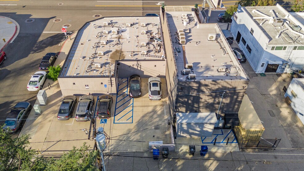 More Photos Of 10442 Burbank Blvd, North Hollywood Office For Sale