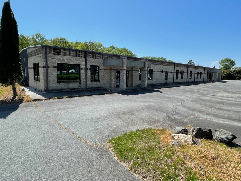 Primary Photo Of 1100 Fairchild Rd, Winston-Salem Warehouse For Lease