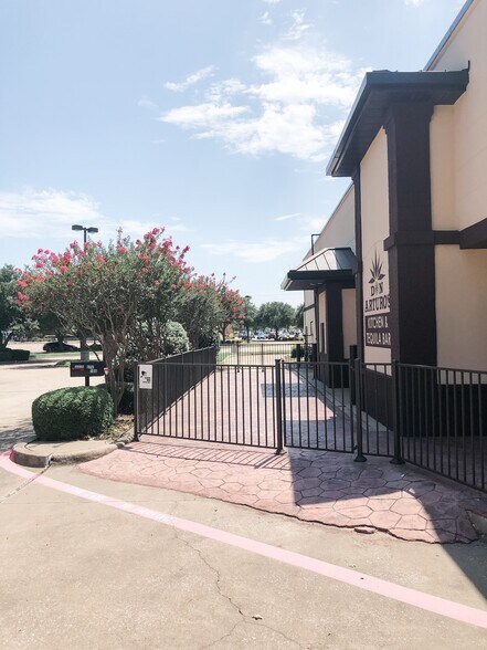 More Photos Of 3315 N President George Bush Hwy, Garland Freestanding For Lease