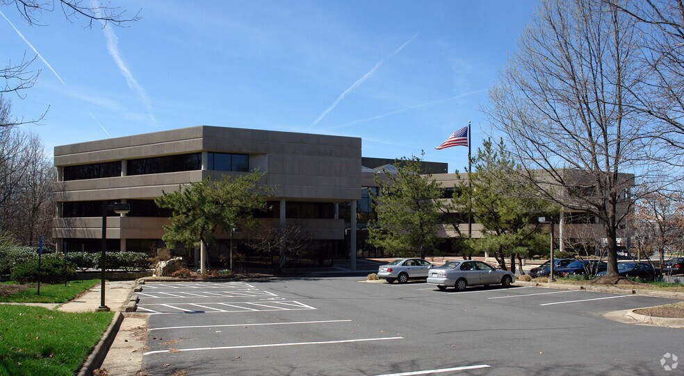 Primary Photo Of 1501 Farm Credit Dr, McLean Office For Lease