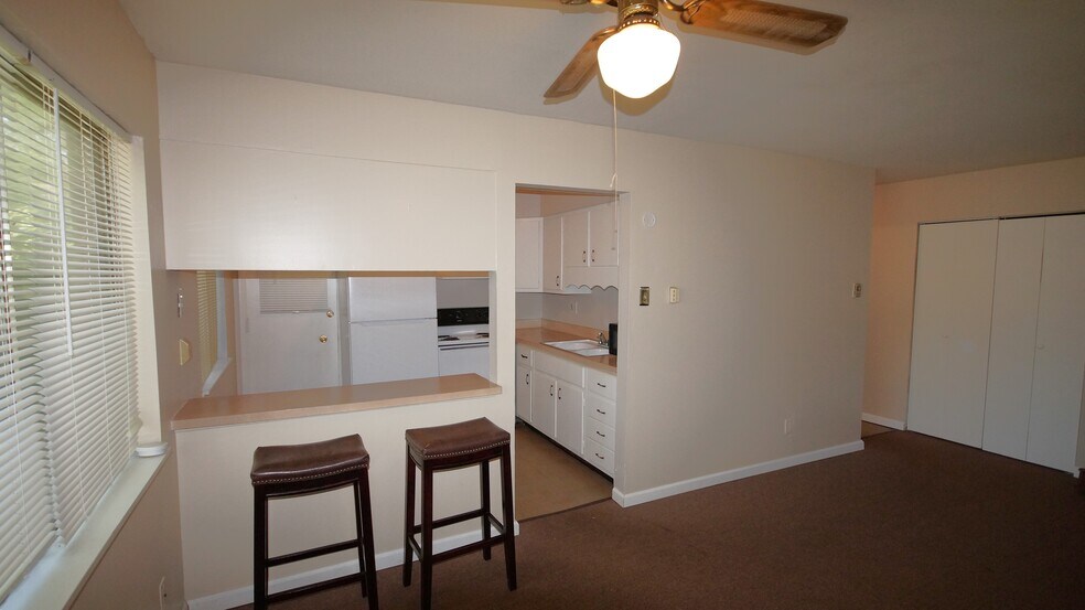 More Photos Of 7499 Hazelcrest Dr, Hazelwood Apartments For Sale