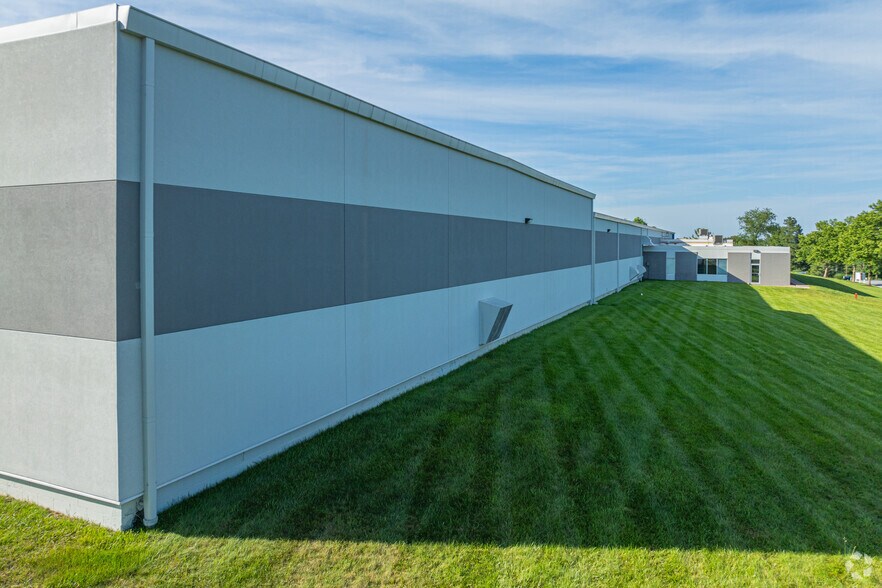 More Photos Of 7200 Standard Dr, Hanover Warehouse For Lease