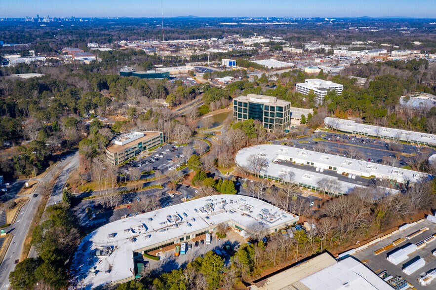 More Photos Of 1927 Lakeside Pky, Tucker Restaurant For Lease