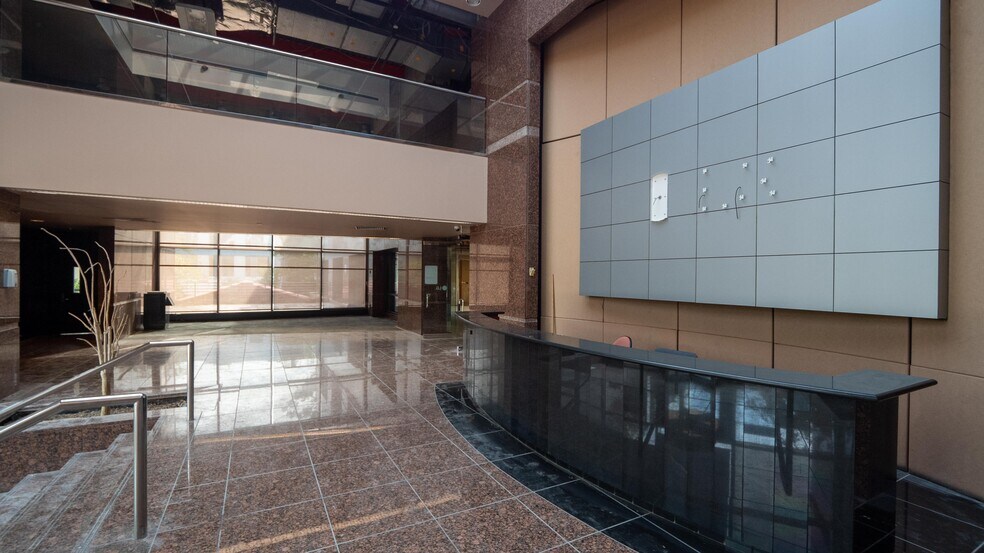More Photos Of 1000 Sylvan Ave, Englewood Cliffs Office For Sale
