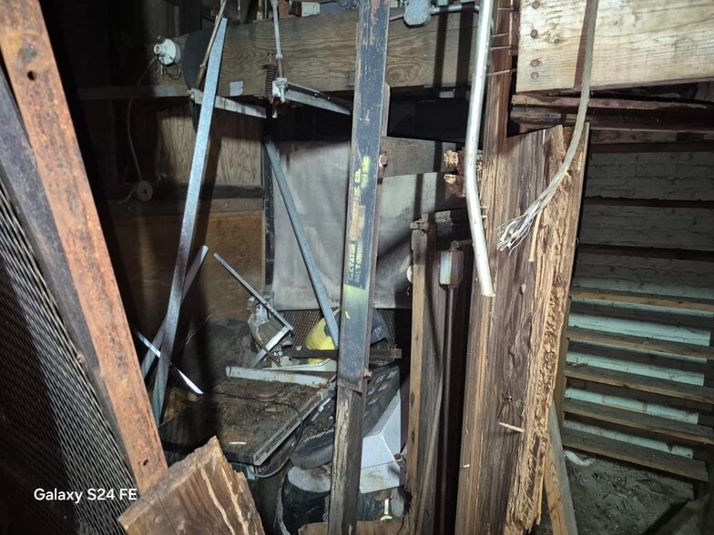 More Photos Of 1301 N Wolfe St, Baltimore Warehouse For Sale