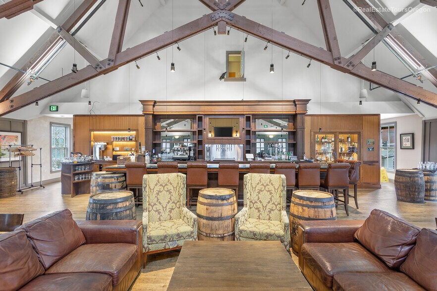 More Photos Of 1331 SW Broadway St, Portland Restaurant For Sale