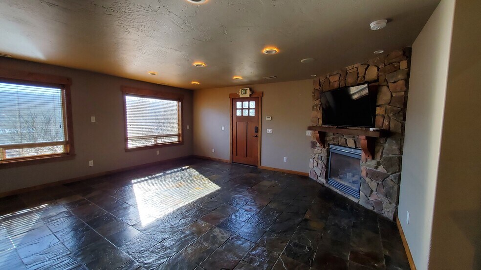 More Photos Of 4547 W Seltice Way, Coeur d'Alene Light Manufacturing For Lease