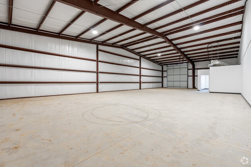 More Photos Of 17540 Matany Rd, Justin Distribution For Lease