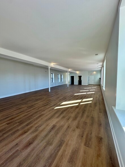 More Photos Of 4024 Hamilton Ave, Cincinnati Freestanding For Lease
