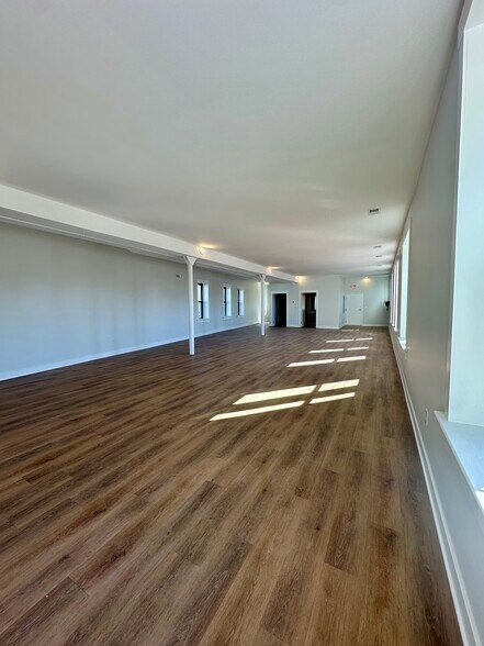 More Photos Of 4024 Hamilton Ave, Cincinnati Freestanding For Lease