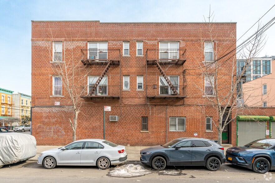 More Photos Of 4304 34th Ave, Astoria Freestanding For Sale