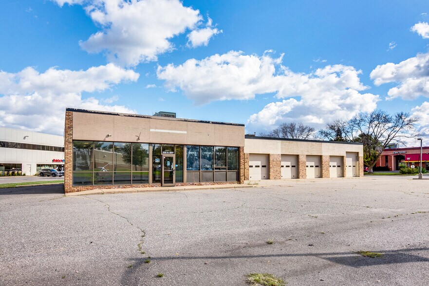 More Photos Of 5500 W Broadway Ave, Minneapolis Storefront Retail Office For Sale