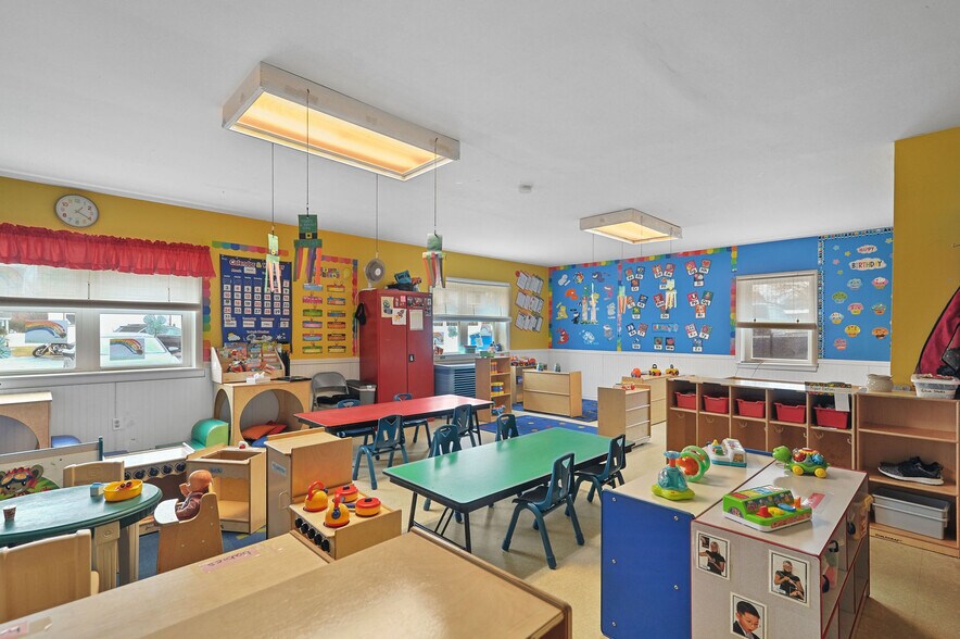 More Photos Of 1339 S Governors Ave, Dover Daycare Center For Sale