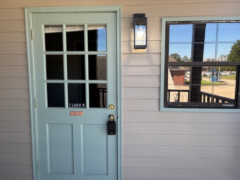 More Photos Of , Baton Rouge Office For Sale