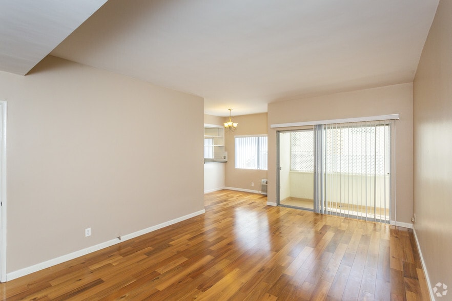 More Photos Of 1214 N Clark St, West Hollywood Apartments For Sale