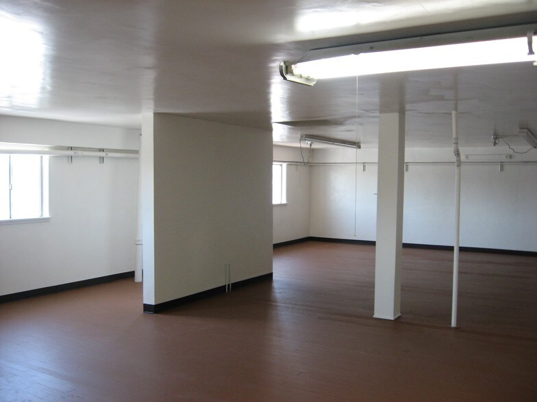 More Photos Of 605-607 W Whittier Blvd, Montebello Storefront For Sale