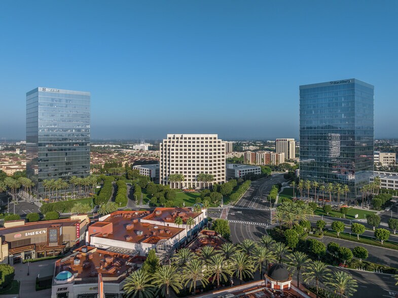 More Photos Of 300 Spectrum Center Dr, Irvine Office For Lease