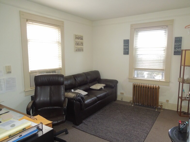 More Photos Of 142 Oak Tree Ave, South Plainfield Office For Lease