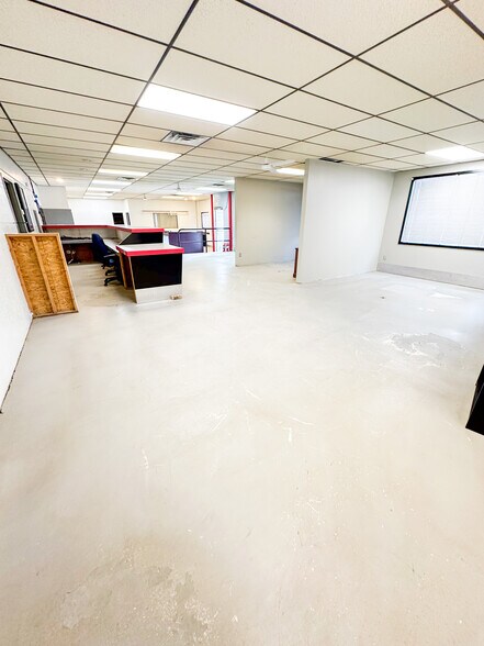 More Photos Of 605 Main St, Great Bend Storefront Retail Office For Lease