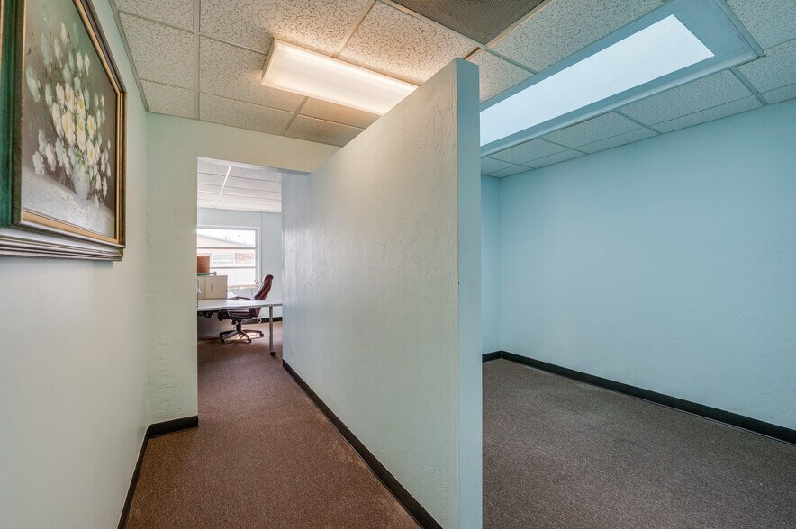 More Photos Of 2763 S Ridgewood Ave, South Daytona Office For Sale