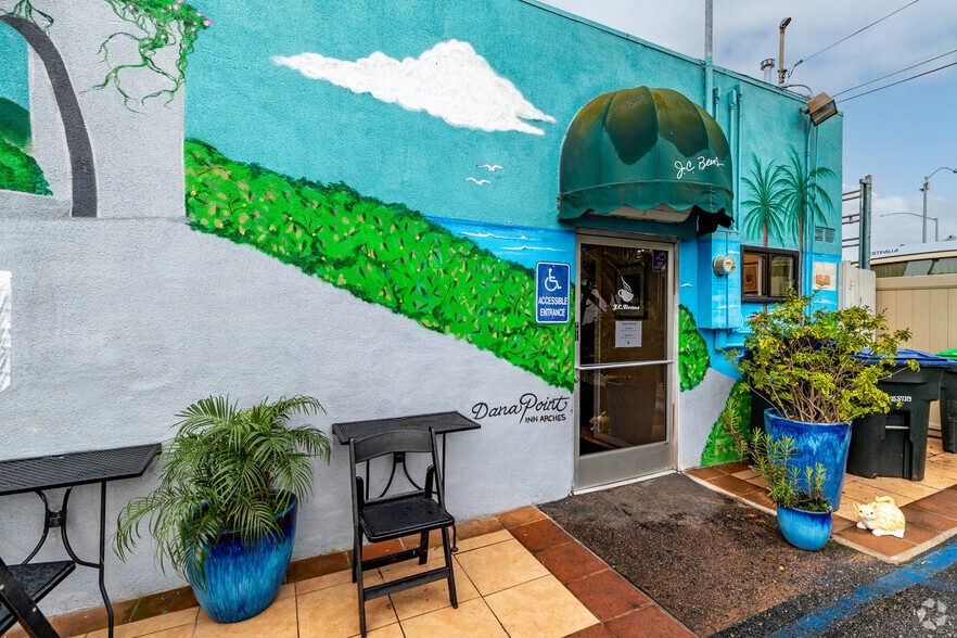 More Photos Of 34114 Pacific Coast Hwy, Dana Point Freestanding For Lease