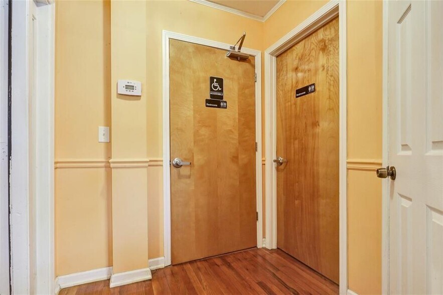 More Photos Of 8095 Keowee School Rd, Seneca Storefront Retail Residential For Sale