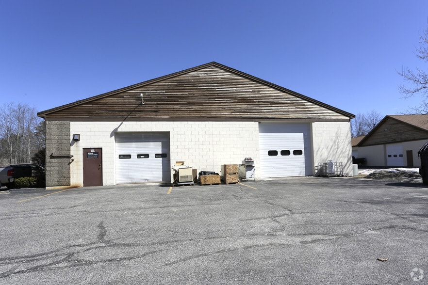More Photos Of 37-41 Evergreen Dr, Portland Warehouse For Lease