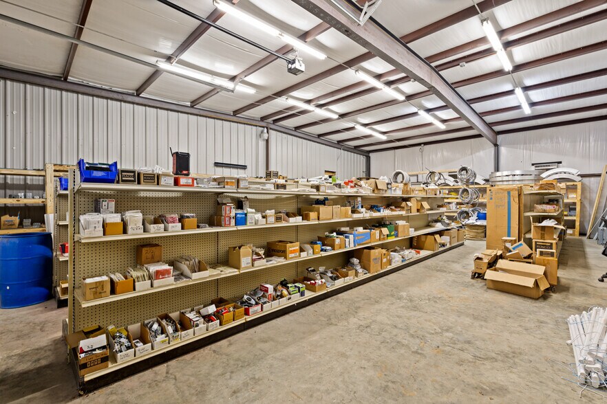 More Photos Of 3698 E Marshall Ave, Longview Warehouse For Lease